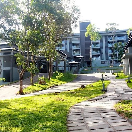 Hotel The Mountain Courtyard Thekkady Exterior foto